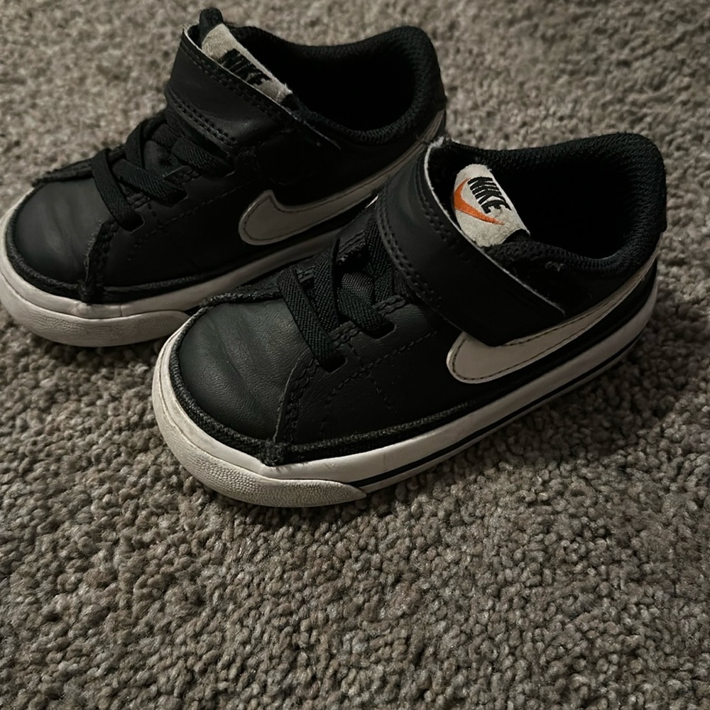 Size 6 baby boys Nike shoe